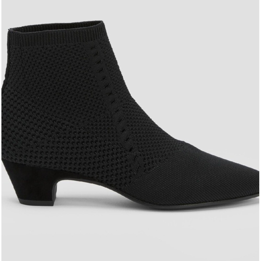 Eileen Fisher Textured Stretch‎ Knit Pull On Bootie Size 6.5 Boots Minimalist